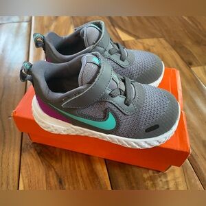 Nike Revolution Toddler Girl Running Sneakers Size 7C